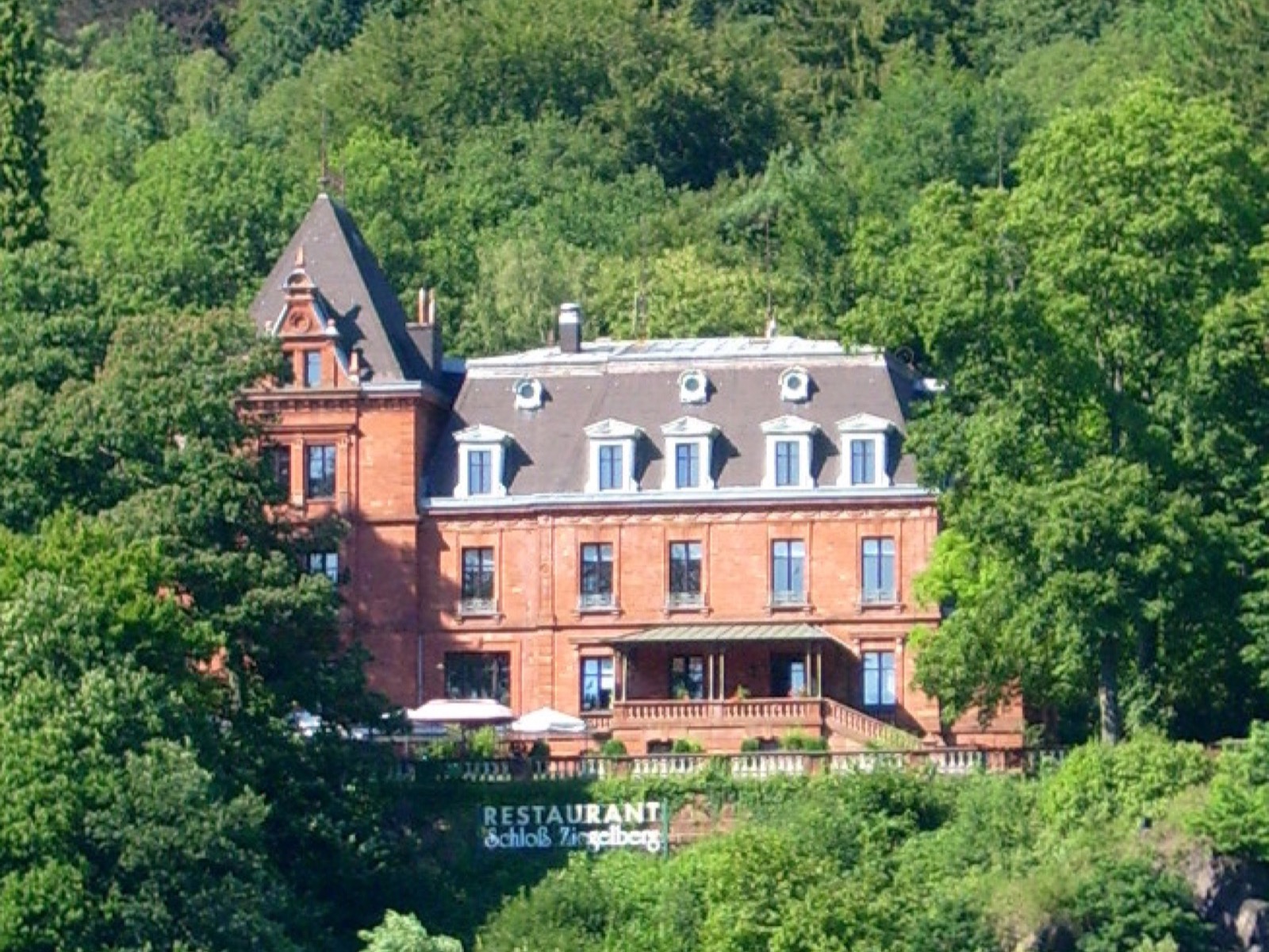 Schloss Ziegelberg – Foto: Lokilech